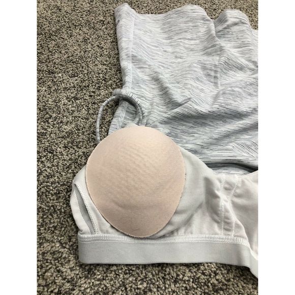 Lululemon 4 Grey Tank Padded Strappy Heathered - Picture 6 of 6